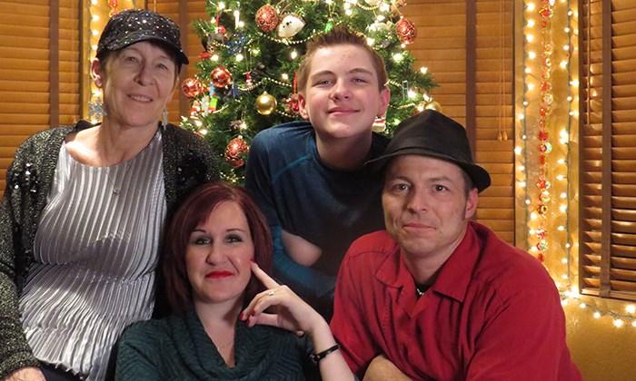 Lindsey-Tipsword-Family-Christmas-Photo-Rectangle