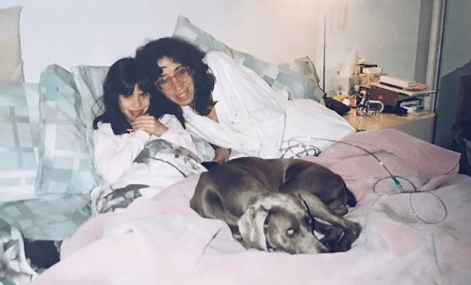 Melissa-Kandel-And-Mom-On-Bed-Featured-Rectangle